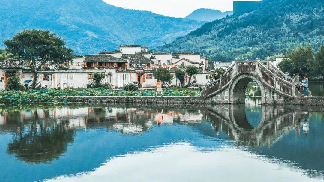 梦回徽州，油纸伞下的山水情深