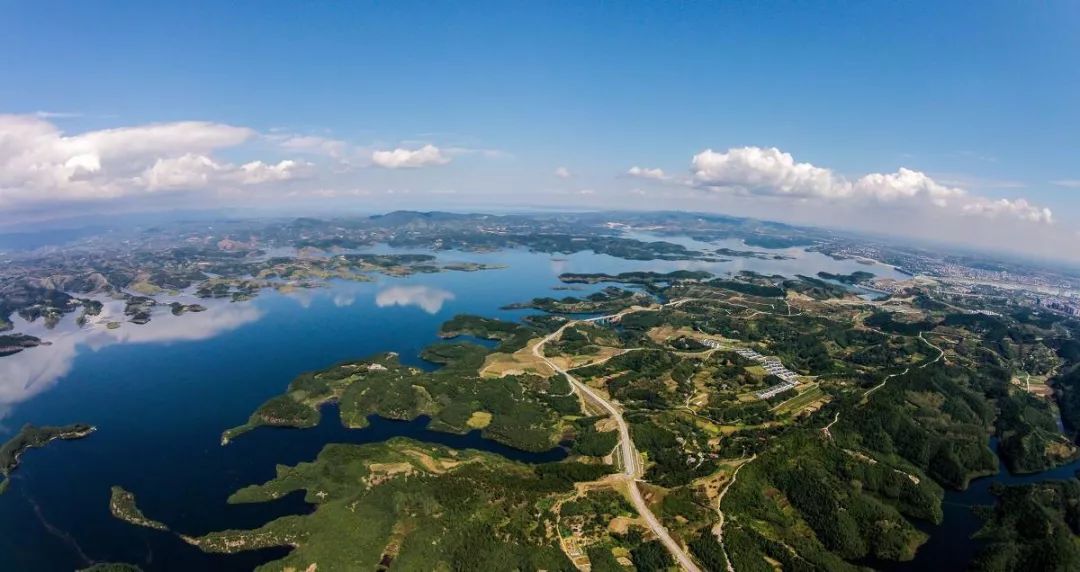 湖北，致尊敬的听众朋友们